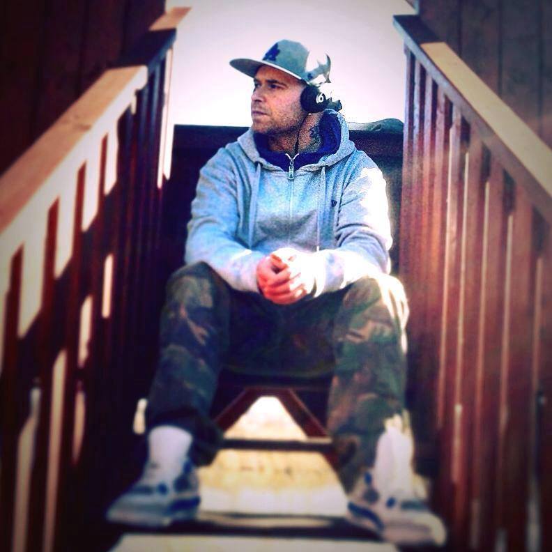 Crazy Beatzz – Reference feat. Dudley Perkins